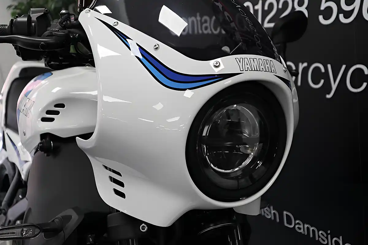 Used 2025 Yamaha Xsr 900 White - Interior and Exterior details 8