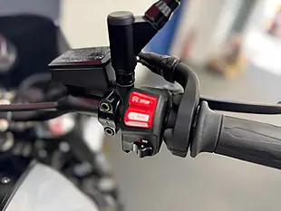 Used 2025 Yamaha XSR700 - Interior and Exterior details 13