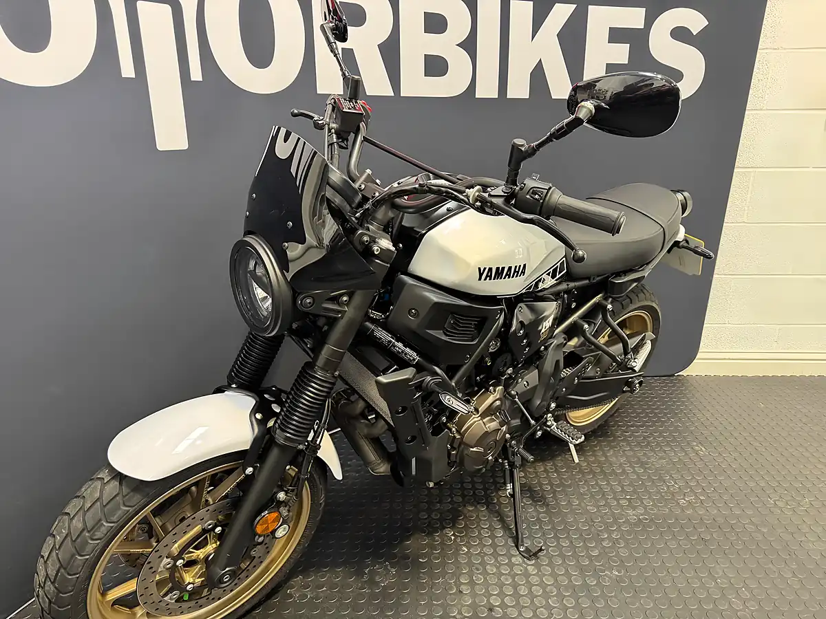 Used 2025 Yamaha XSR700 - Interior and Exterior details 15