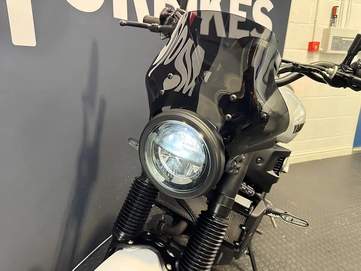 Used 2025 Yamaha XSR700 - Interior and Exterior details 17