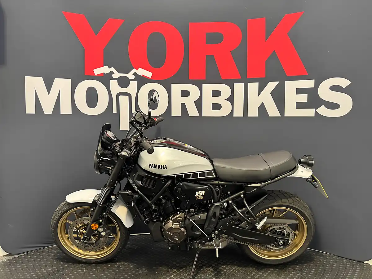 Used 2025 Yamaha XSR700 - Interior and Exterior details 2