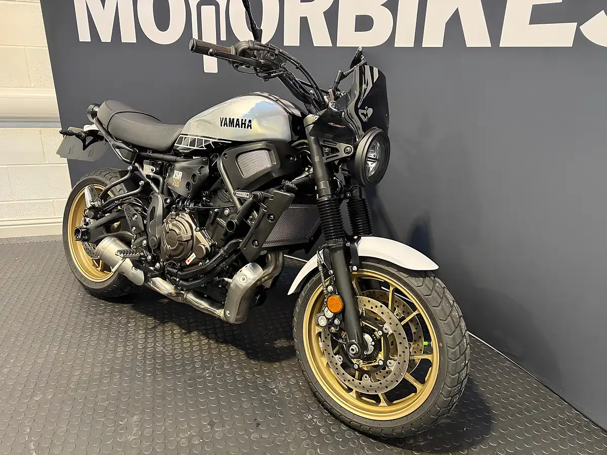 Used 2025 Yamaha XSR700 - Interior and Exterior details 5