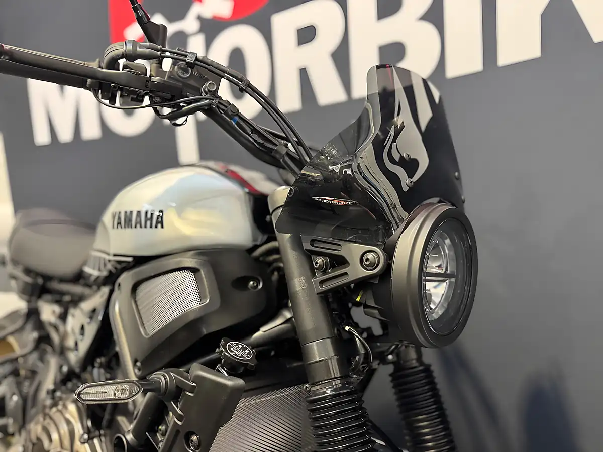 Used 2025 Yamaha XSR700 - Interior and Exterior details 8