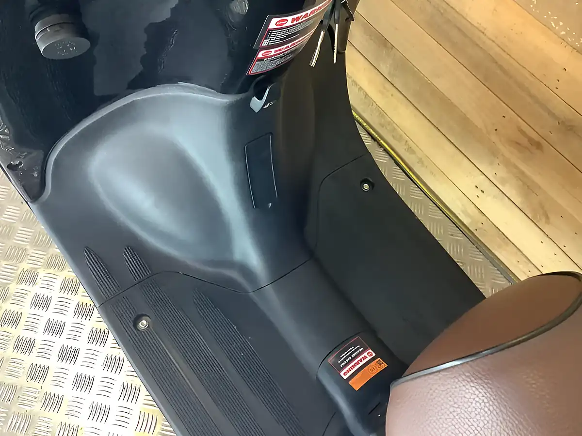 Used 2025 Zhongneng Zn 50 Qt-H Black - Interior and Exterior details 14