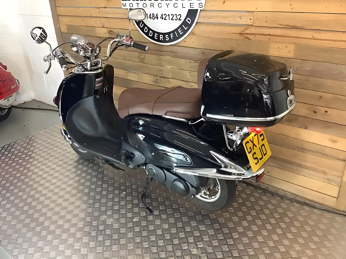 Used 2025 Zhongneng Zn 50 Qt-H Black - Interior and Exterior details 5