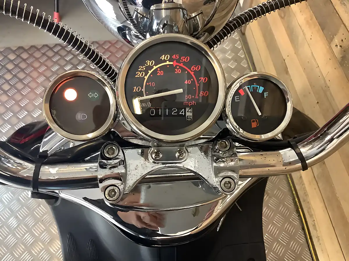 Used 2025 Zhongneng Zn 50 Qt-H Black - Interior and Exterior details 6
