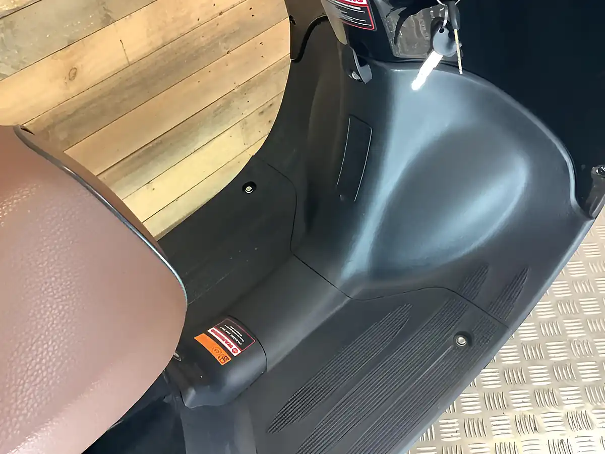 Used 2025 Zhongneng Zn 50 Qt-H Black - Interior and Exterior details 8