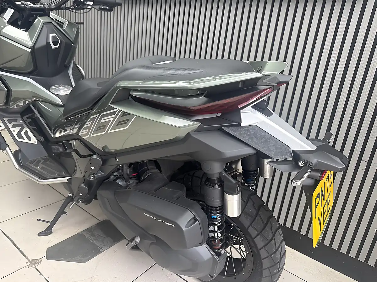 Used 2025 Zontes Zt 368 T-G Green - Interior and Exterior details 20