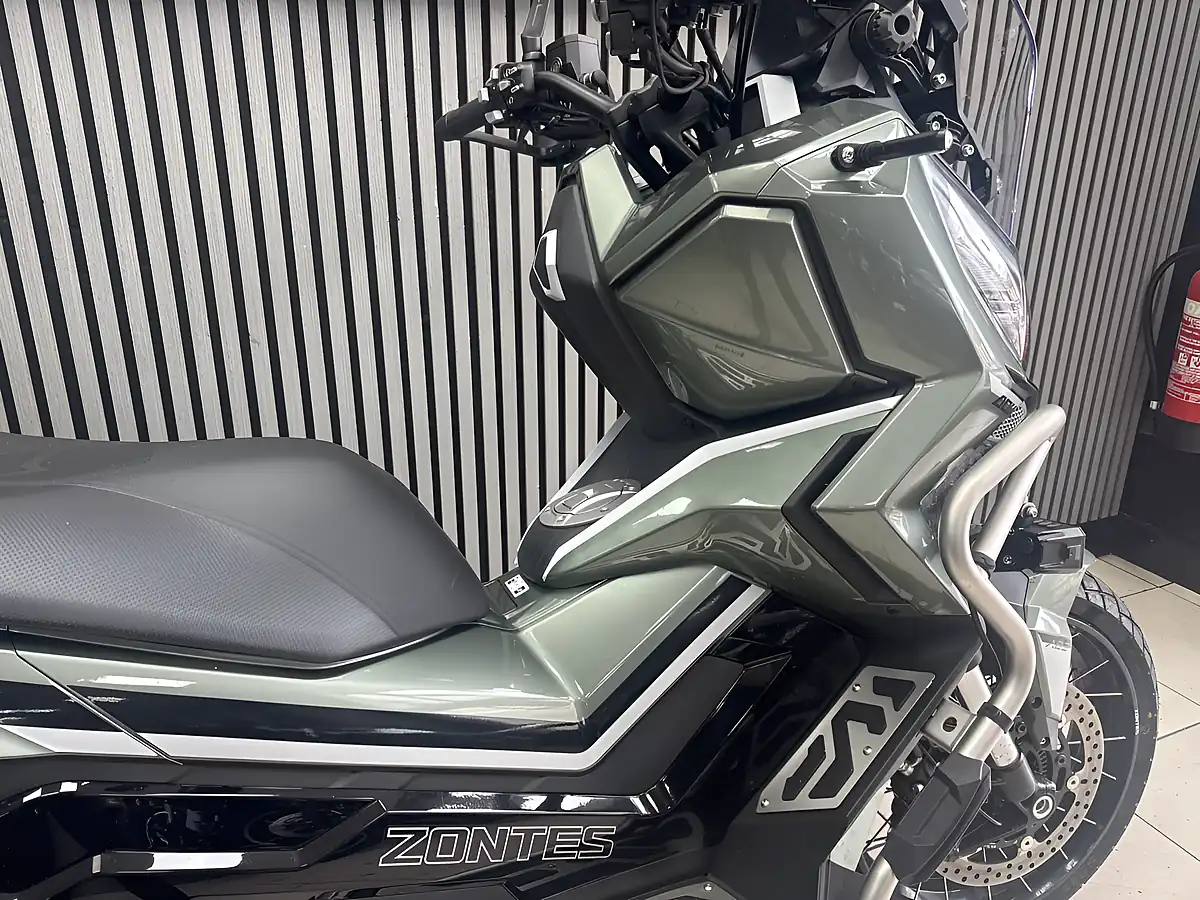 Used 2025 Zontes Zt 368 T-G Green - Interior and Exterior details 5