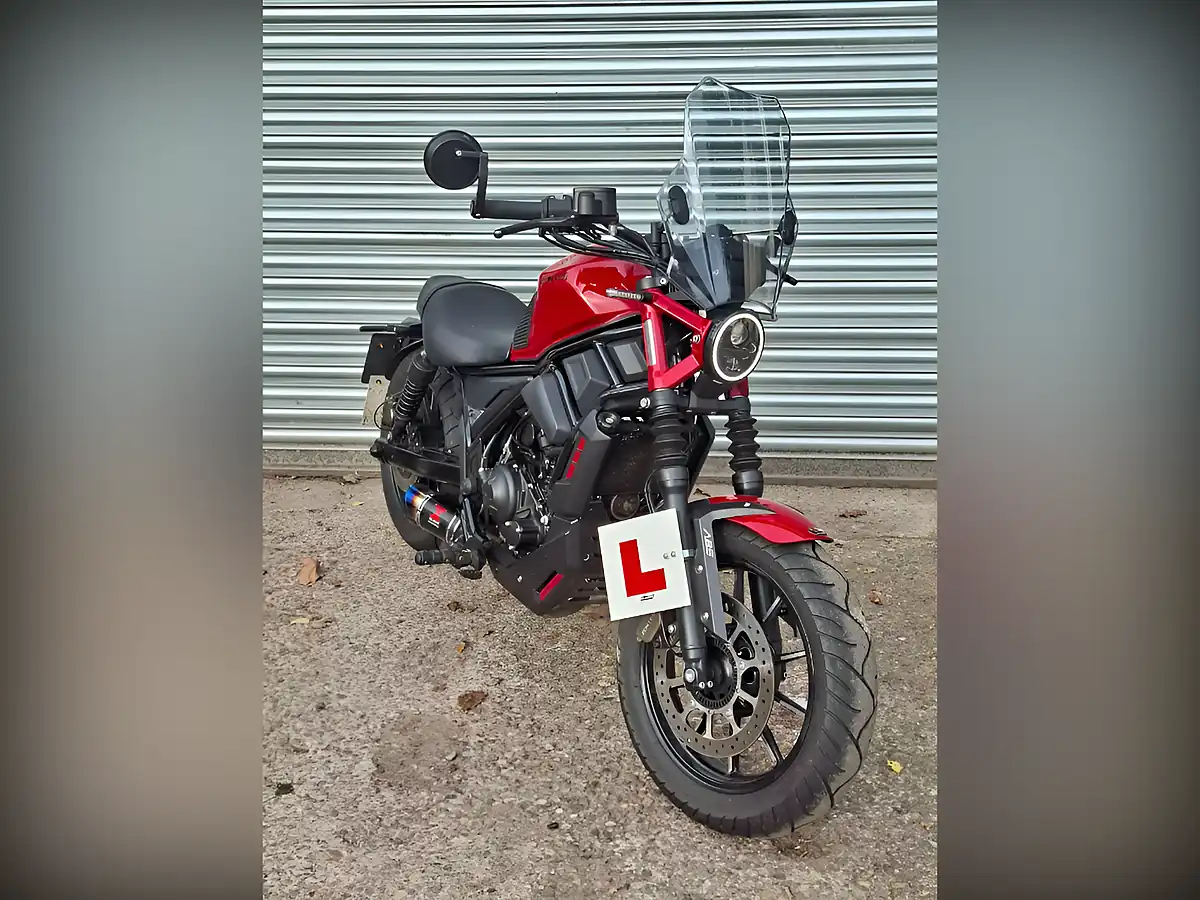 Used 2025 Zontes ZT125-C Red - Interior and Exterior details 2