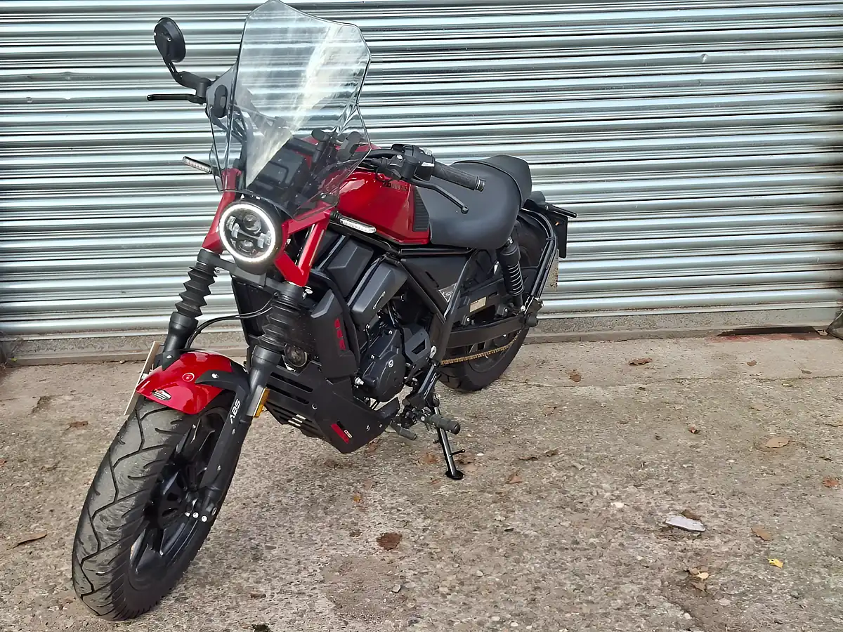 Used 2025 Zontes ZT125-C Red - Interior and Exterior details 4