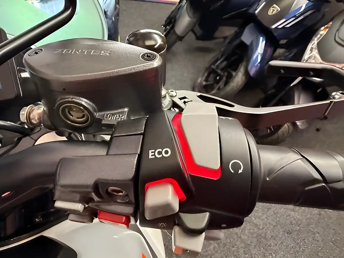 Used 2025 Zontes ZT350 Gk - Interior and Exterior details 7