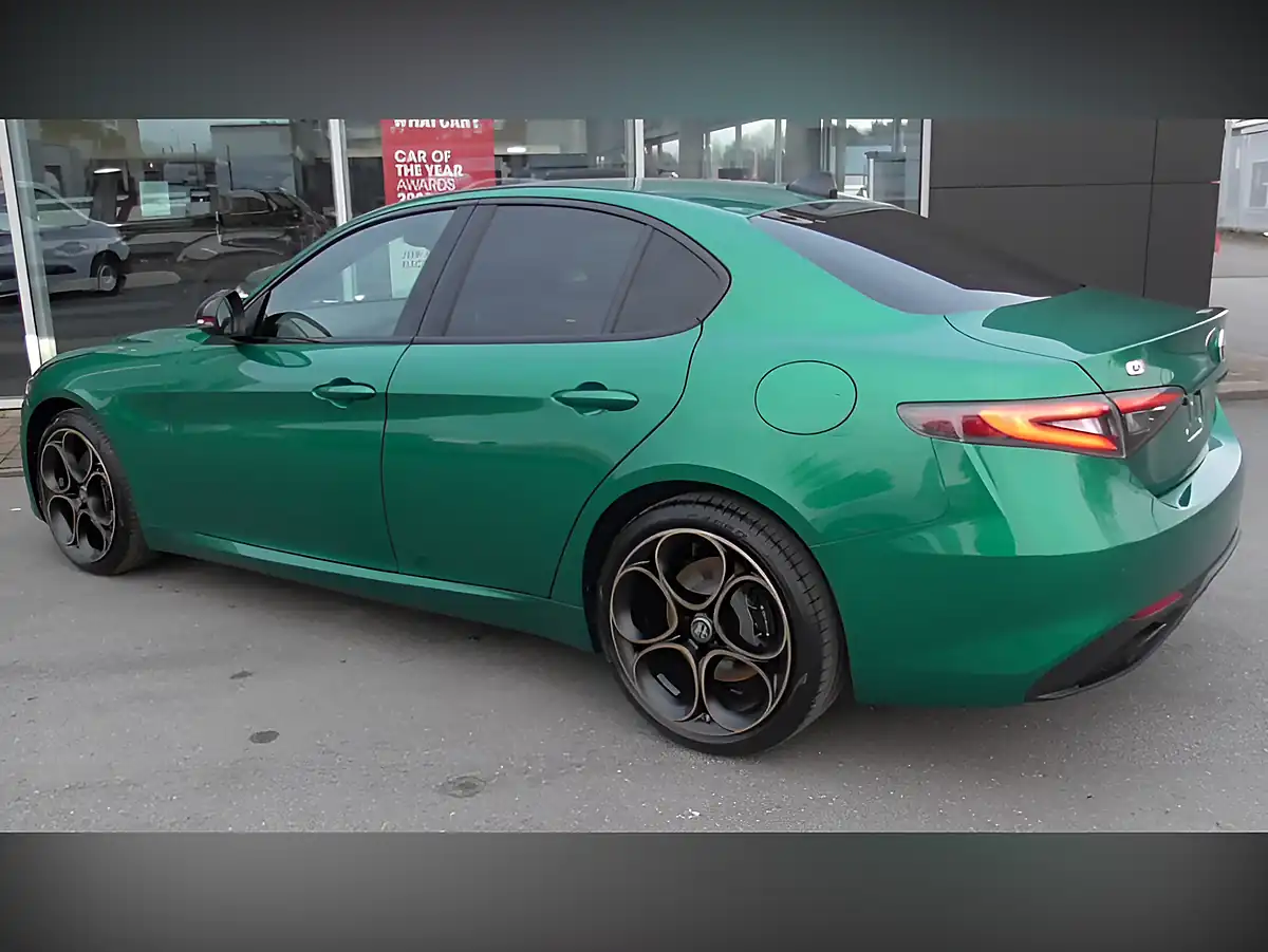 Used 2026 Alfa Romeo Giulia Intensa 280 Green - Interior and Exterior details 6