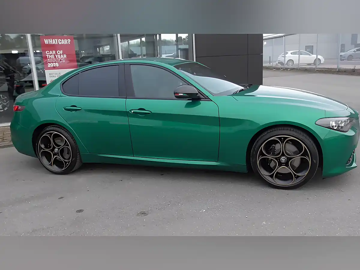 Used 2026 Alfa Romeo Giulia Intensa Green - Interior and Exterior details 4