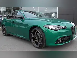 Used 2026 Alfa Romeo Giulia Intensa Green - Interior and Exterior details 5