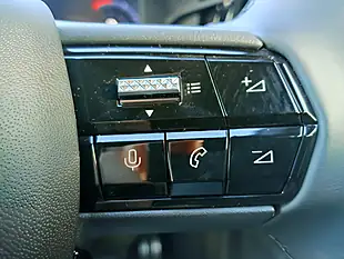 Used 2026 Alfa Romeo Junior Ibrida Ti White - Interior and Exterior details 9