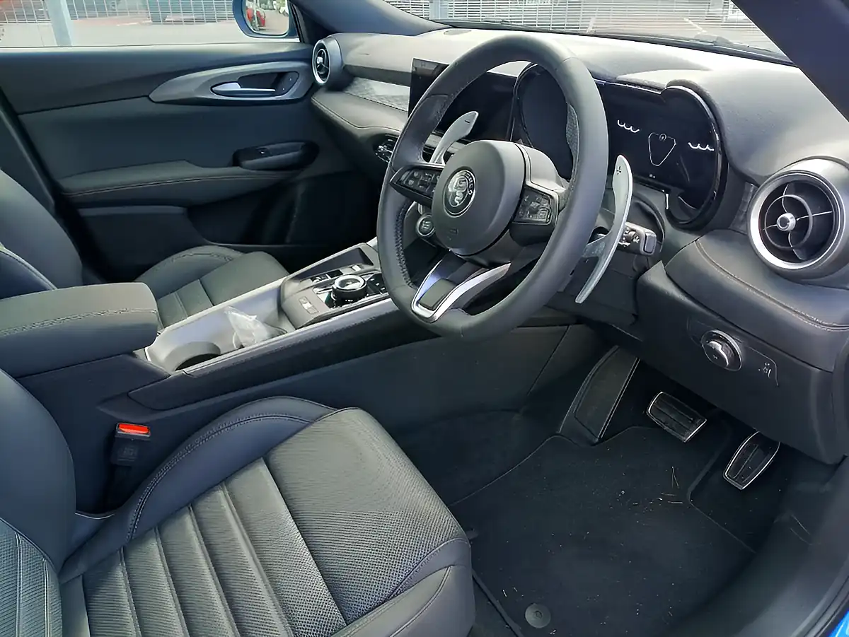 Used 2026 Alfa Romeo Tonale Mhev Veloce Blue - Interior and Exterior details 13