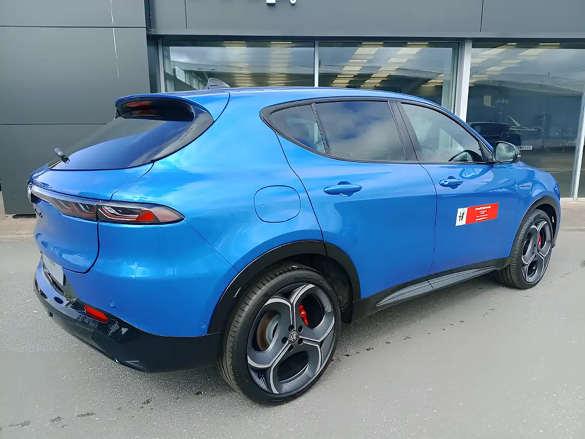 Used 2026 Alfa Romeo Tonale Mhev Veloce Blue - Interior and Exterior details 4