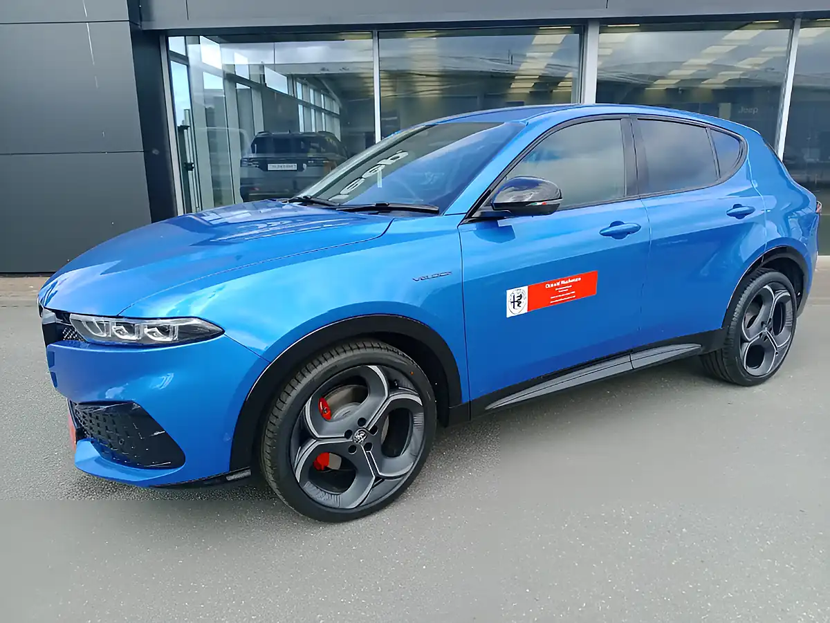 Used 2026 Alfa Romeo Tonale Mhev Veloce Blue - Interior and Exterior details 5