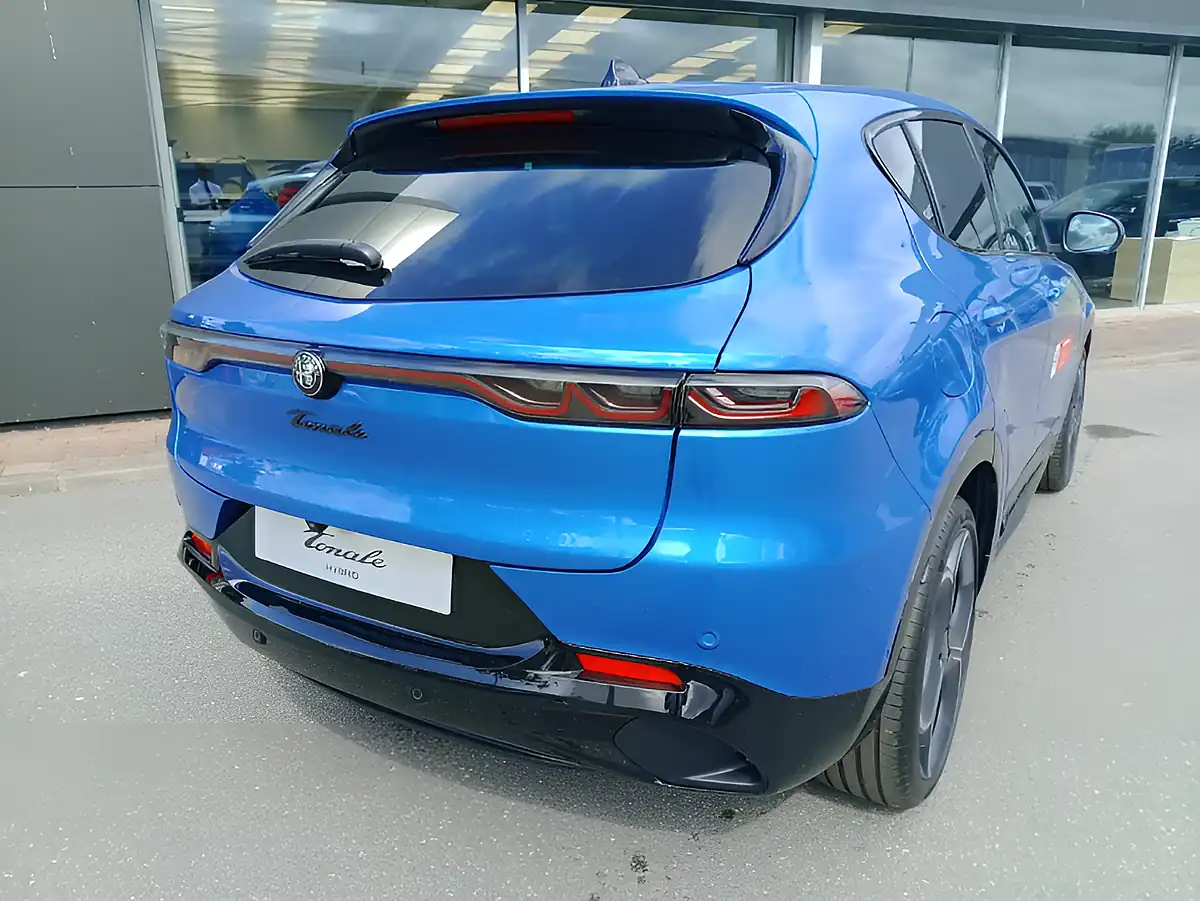 Used 2026 Alfa Romeo Tonale Mhev Veloce Blue - Interior and Exterior details 8