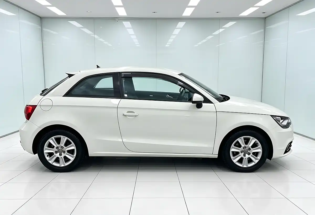 Used 2026 Audi A1 Se White - Interior and Exterior details 3
