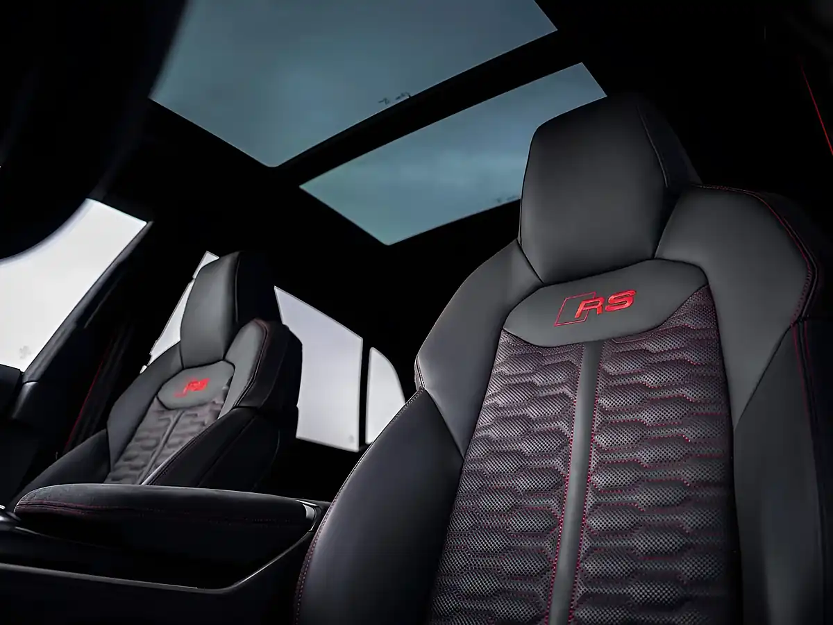 Used 2026 Audi RS Q8 Performance Carbon Vorsprung Mythos Black - Interior and Exterior details 8