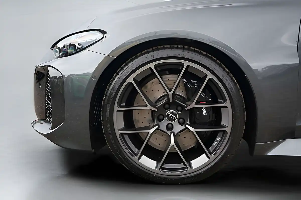 Used 2026 Audi RS5 Avant Vorsprung Daytona Grey - Interior and Exterior details 9
