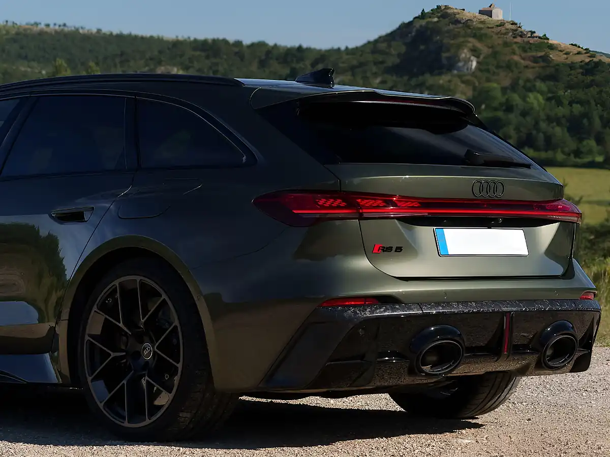 Used 2026 Audi RS5 Performance Vorsprung Bedford Green - Interior and Exterior details 17