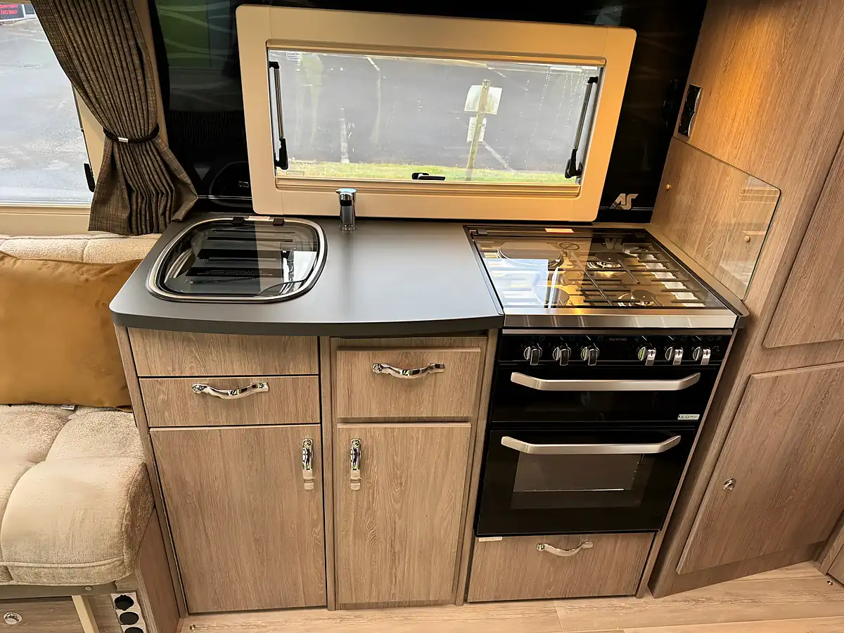 Used 2026 Auto-Sleepers Broadway Fb - Interior and Exterior details 14