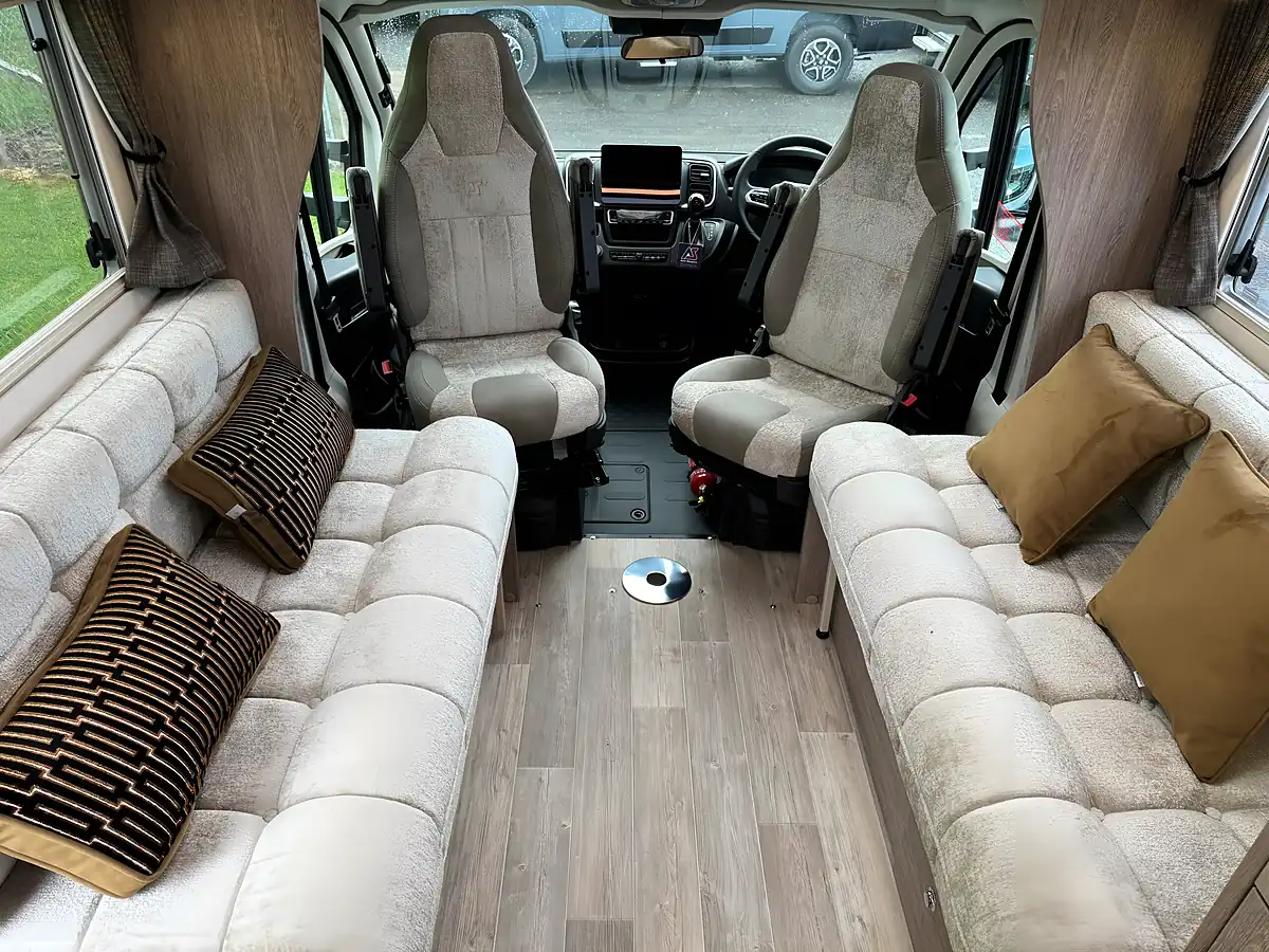 Used 2026 Auto-Sleepers Broadway Fb - Interior and Exterior details 8