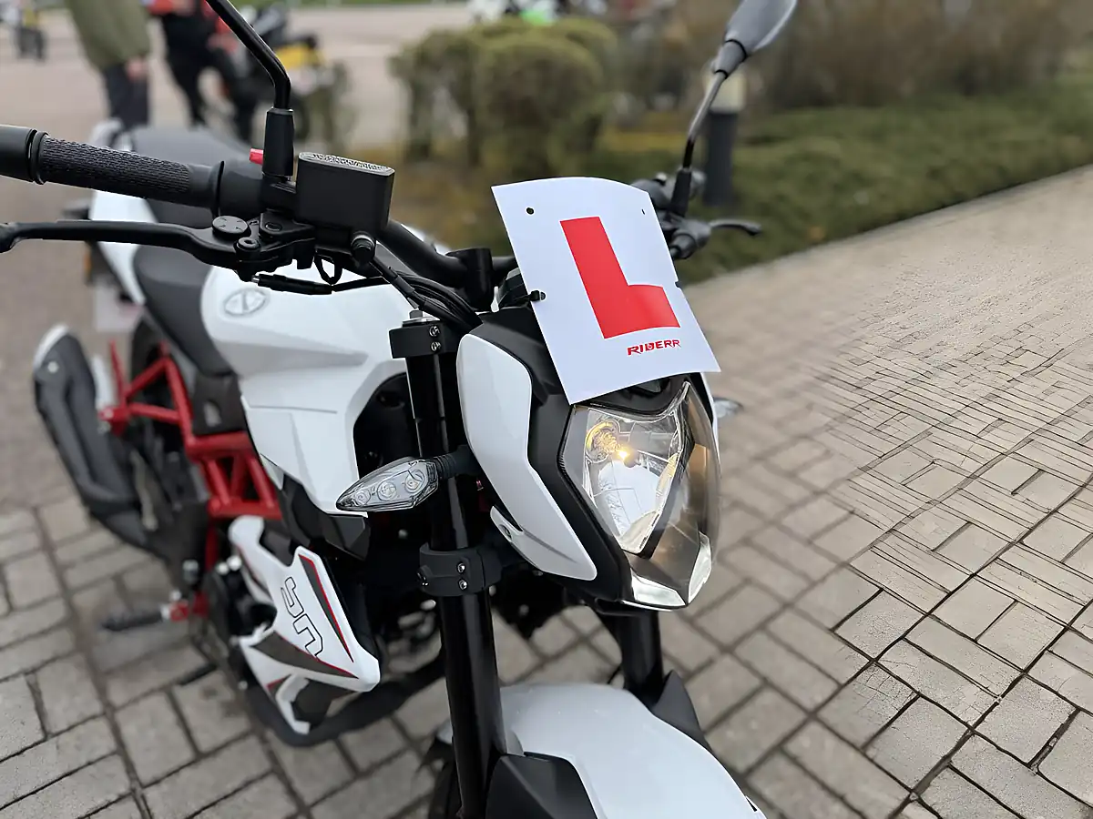 Used 2026 Benelli Bn 125 White - Interior and Exterior details 13