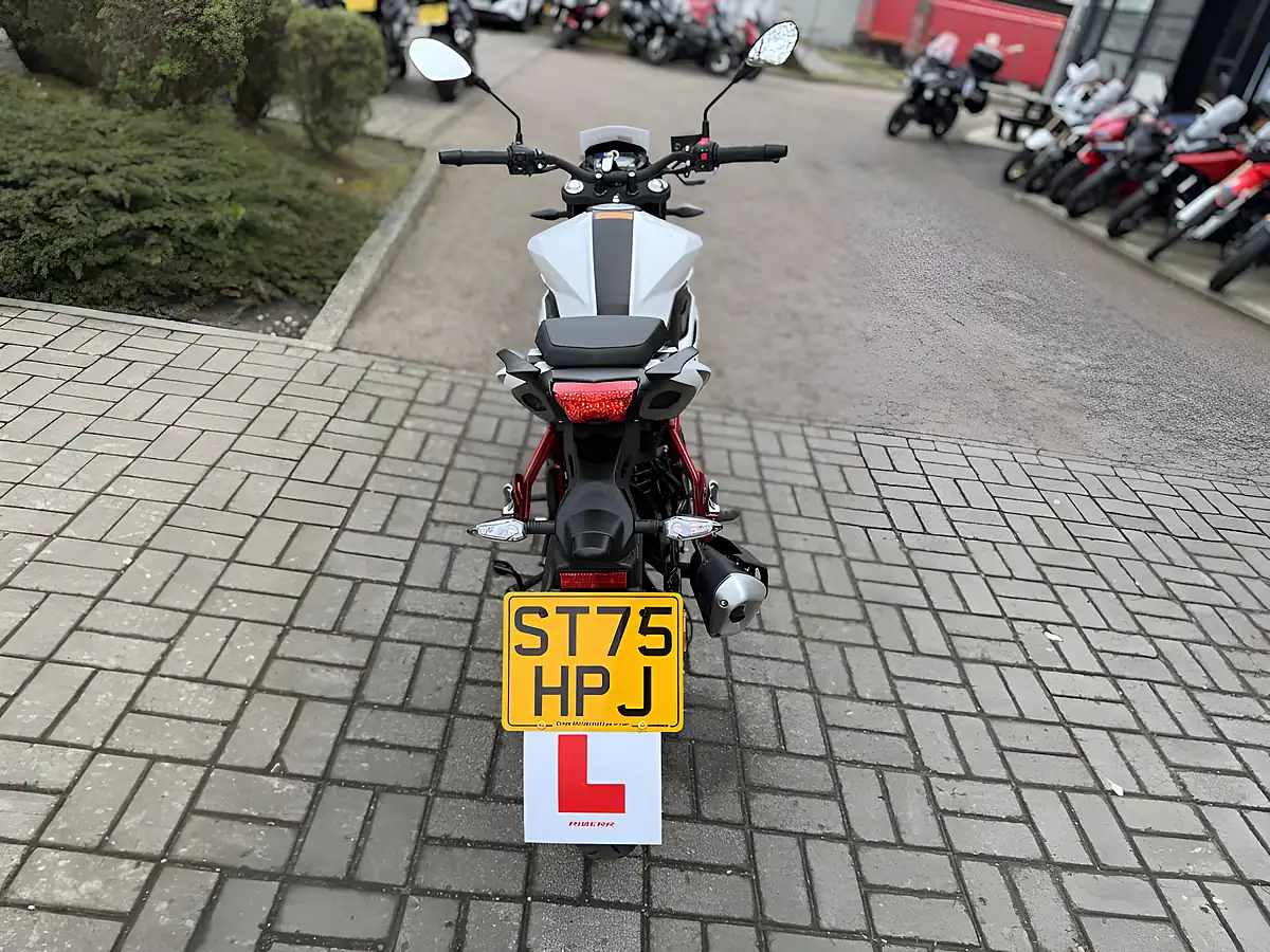 Used 2026 Benelli Bn 125 White - Interior and Exterior details 6