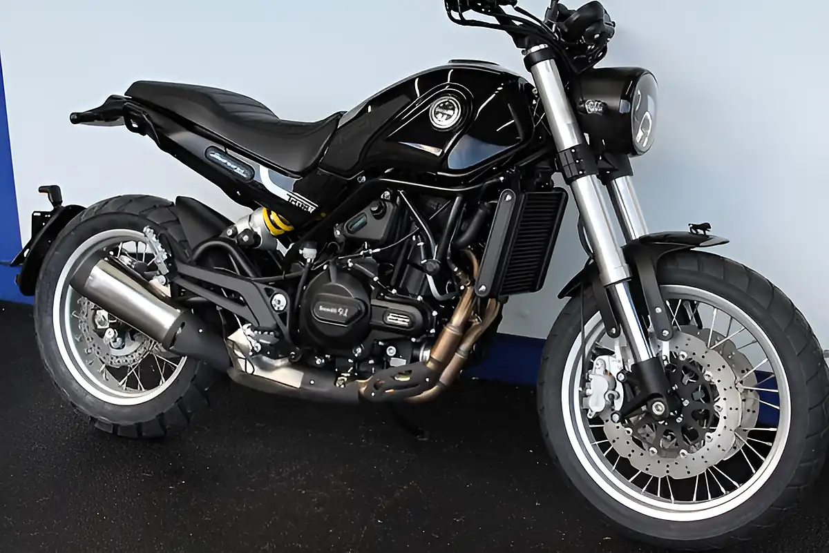 Used 2026 Benelli Leoncino 500 Trail Black - Interior and Exterior details 4