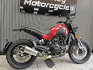 Used 2026 Benelli Leoncino 500 Trail Red - Interior and Exterior details 6