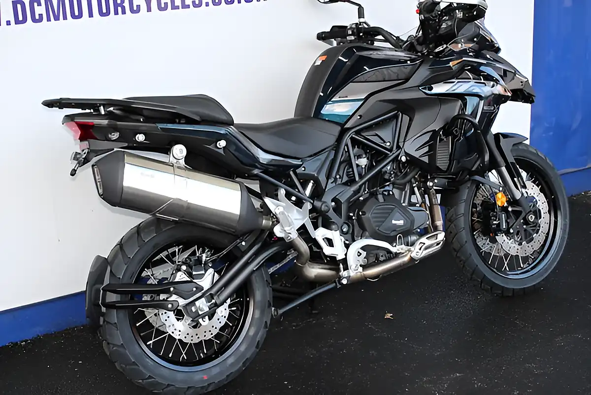 Used 2026 Benelli Trk 502 X Yellow/Black - Interior and Exterior details 9
