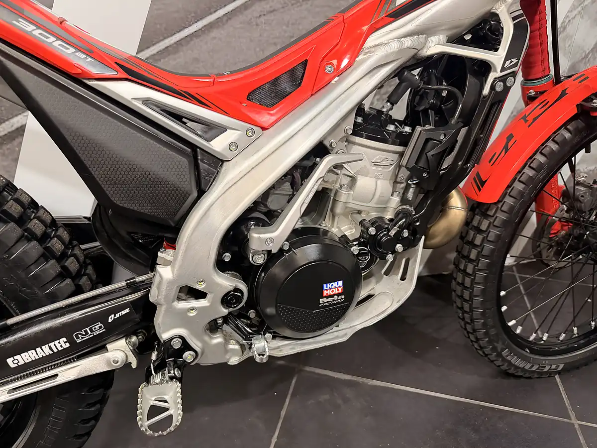 Used 2026 Beta Sincro Trials Red - Interior and Exterior details 4