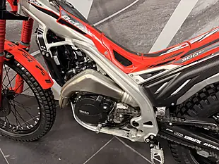 Used 2026 Beta Sincro Trials Red - Interior and Exterior details 8