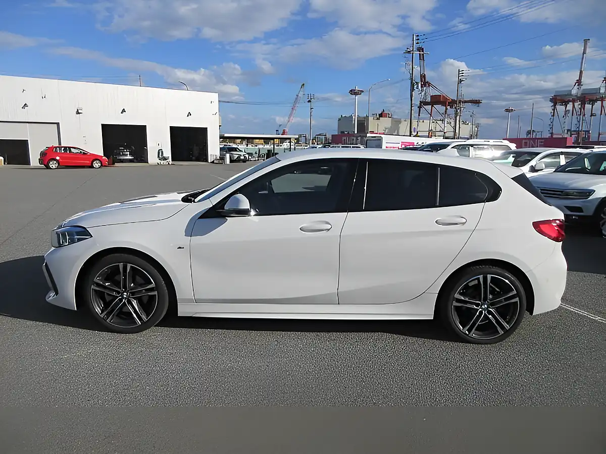 Used 2026 BMW 1 Series M Sport White - Interior and Exterior details 6