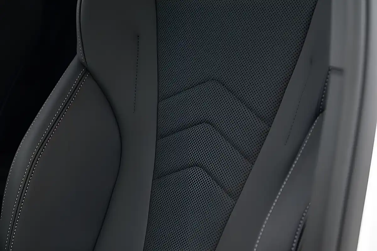 Used 2026 BMW 1 Series M135i White - Interior and Exterior details 15