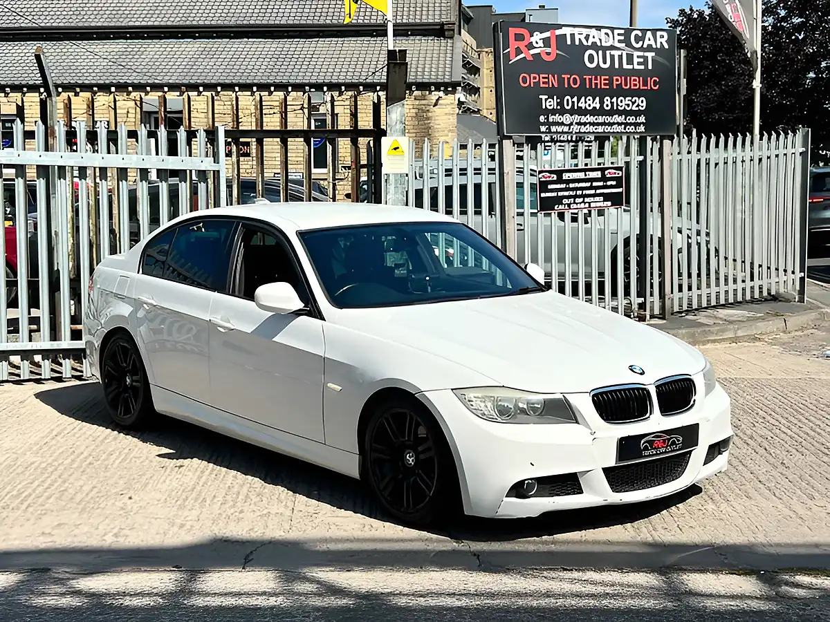 Used 2026 BMW 3 Series M Sport White - Front View