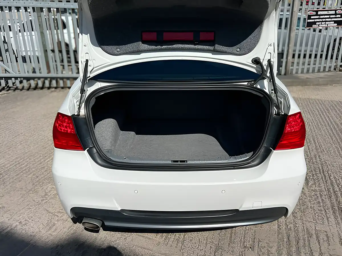 Used 2026 BMW 3 Series M Sport White - Interior and Exterior details 10