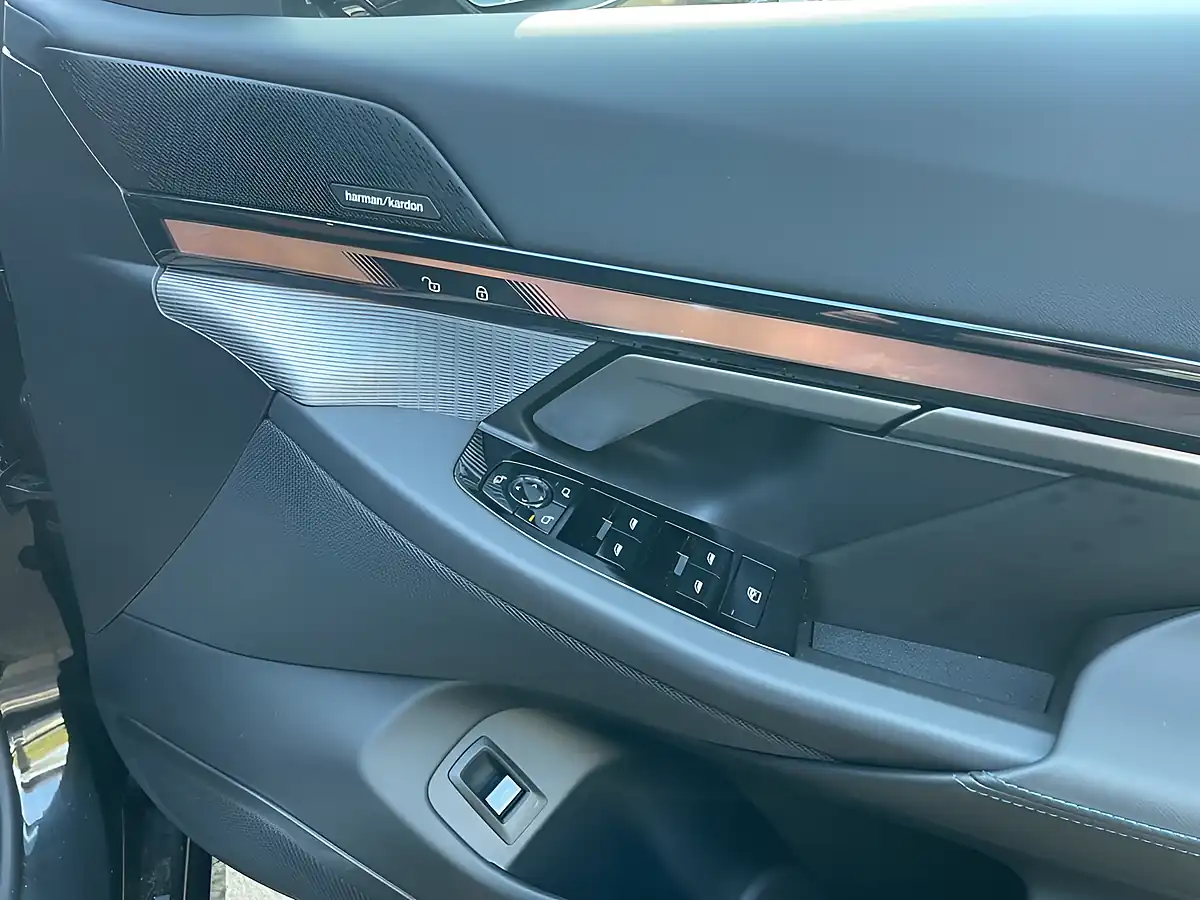 Used 2026 BMW 5 Series M Sport Black - Interior and Exterior details 10