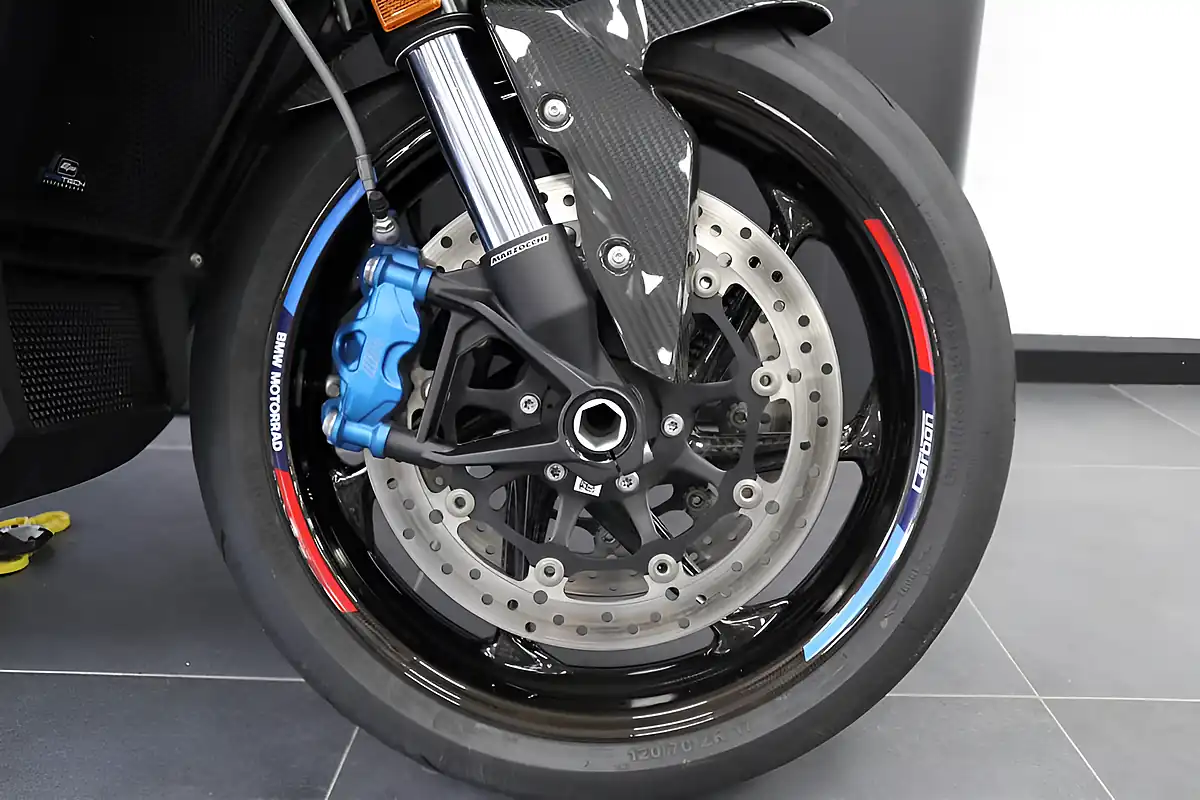 Used 2026 BMW M1000XR Competition Pack Green - Interior and Exterior details 14