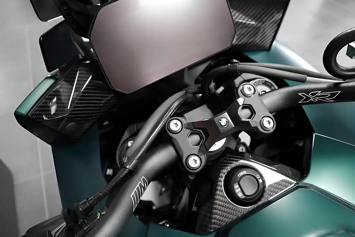 Used 2026 BMW M1000XR Competition Pack Green - Interior and Exterior details 18