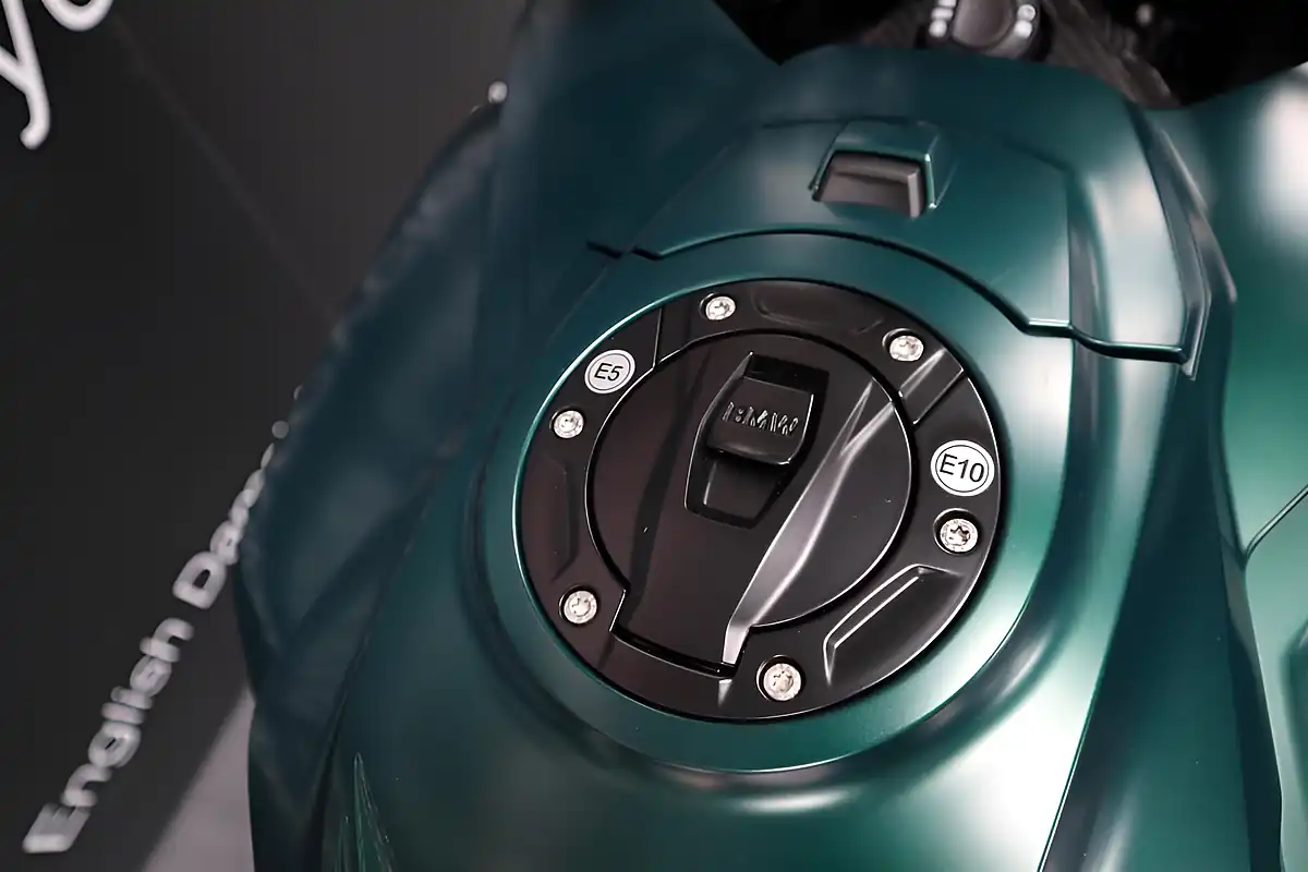 Used 2026 BMW M1000XR Competition Pack Green - Interior and Exterior details 19