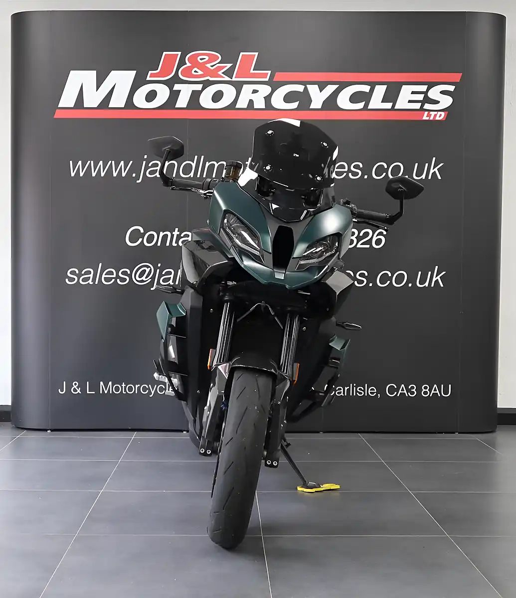 Used 2026 BMW M1000XR Competition Pack Green - Interior and Exterior details 3