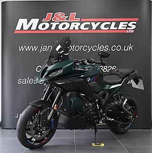 Used 2026 BMW M1000XR Competition Pack Green - Interior and Exterior details 4