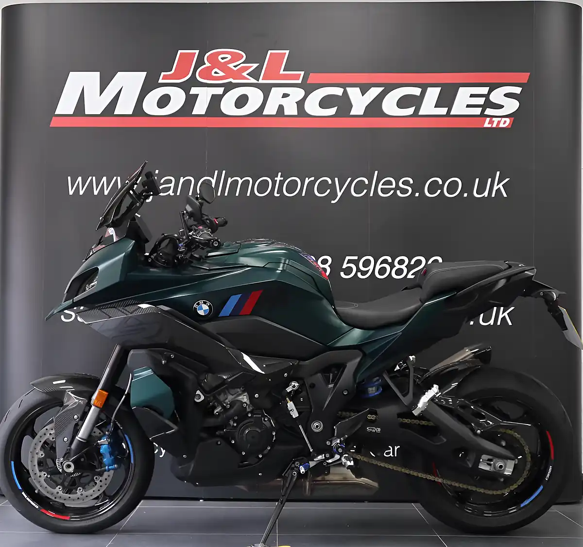 Used 2026 BMW M1000XR Competition Pack Green - Interior and Exterior details 5