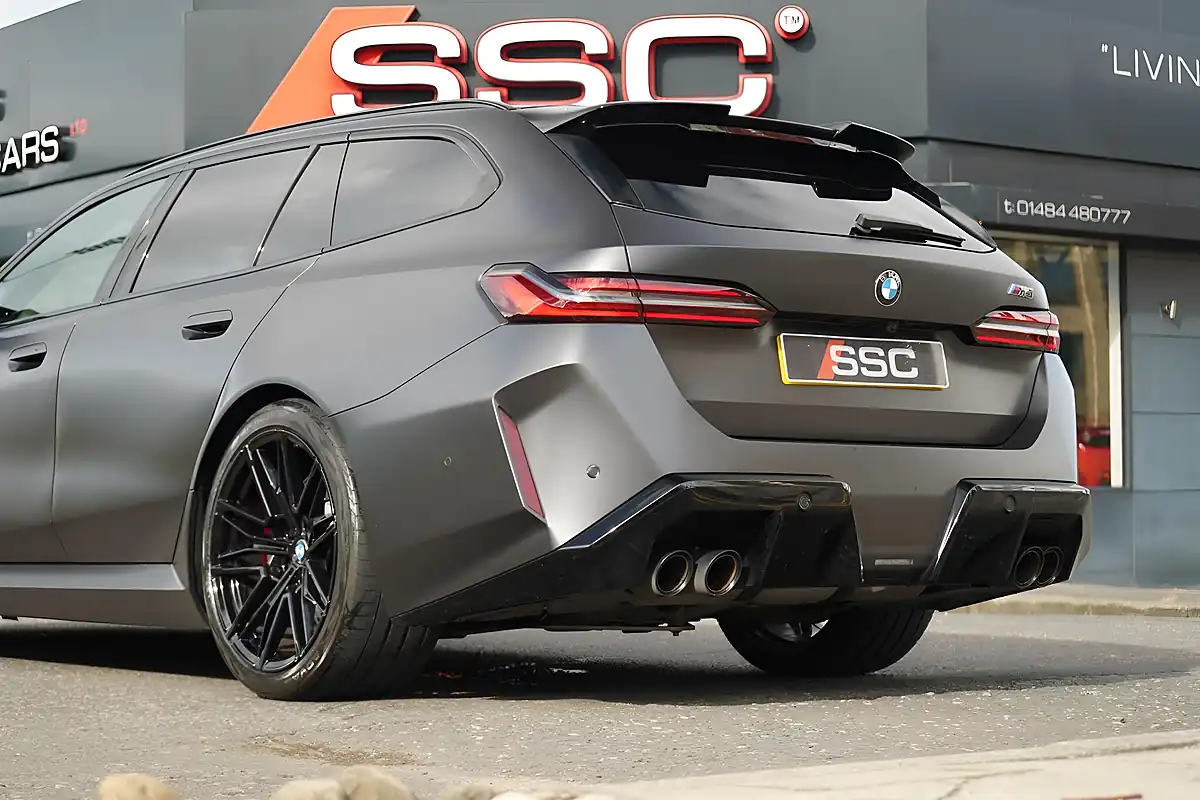 Used 2026 BMW M5 Touring Frozen Deep Grey - Interior and Exterior details 11