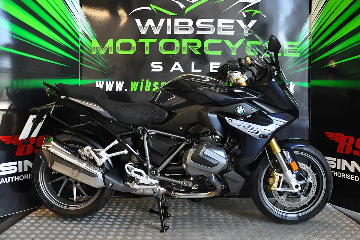 Used 2026 BMW R1250RS Exclusive Blue - Front View